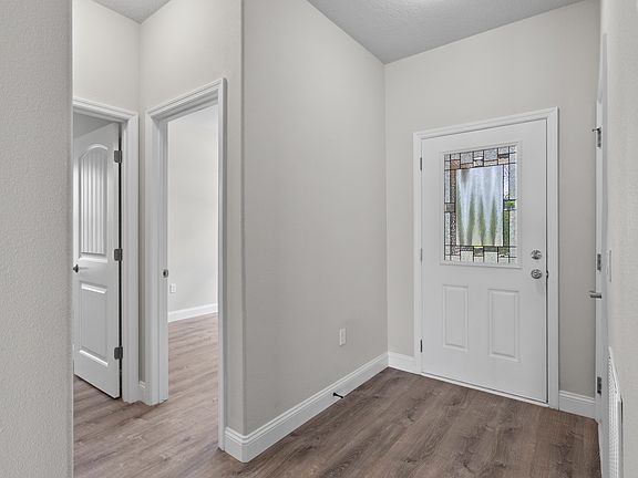 4th image of 8 Regina Ln #B