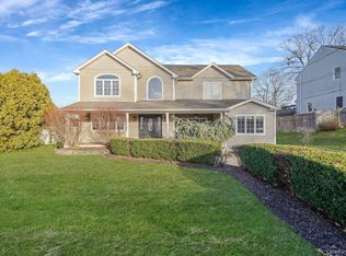 39 13th Avenue, Ronkonkoma, NY 11779