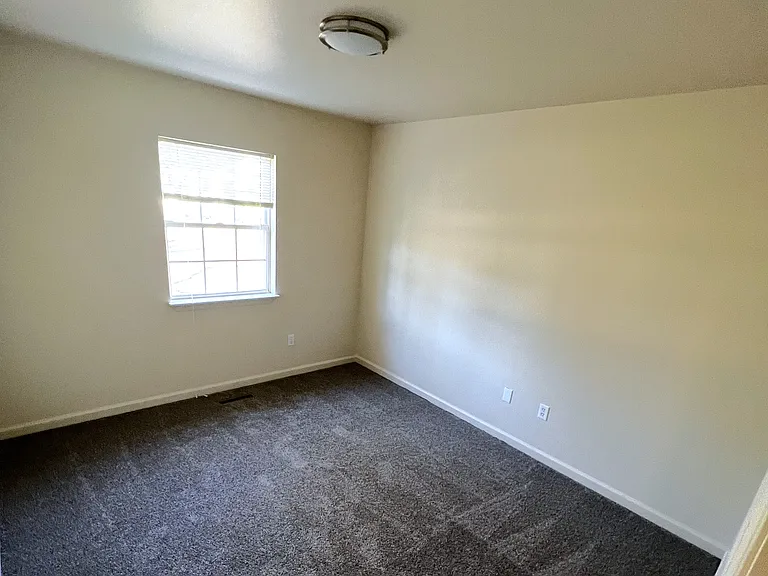 706 Vermont Ave — Photo 6