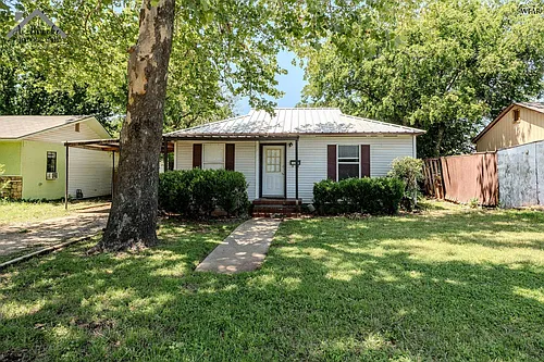 3202 Grant St Photo 1