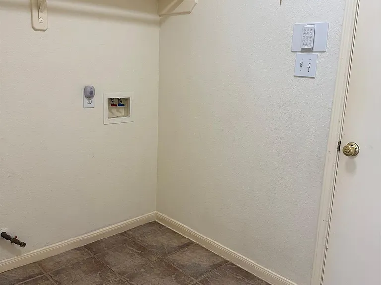 12918 Stratford Mill Ln — Photo 15