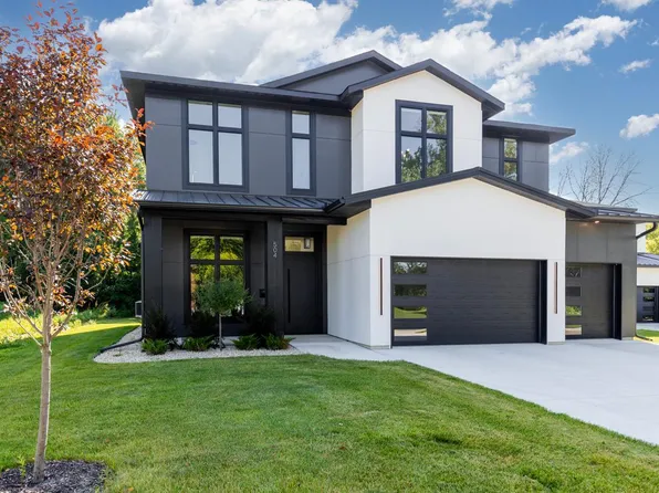 504 N Maple St, Chaska, MN 55318