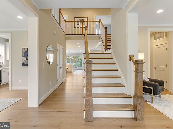 5th image of 4001 Lee Pl