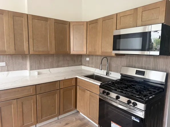 (undisclosed Address), Chicago, IL 60623