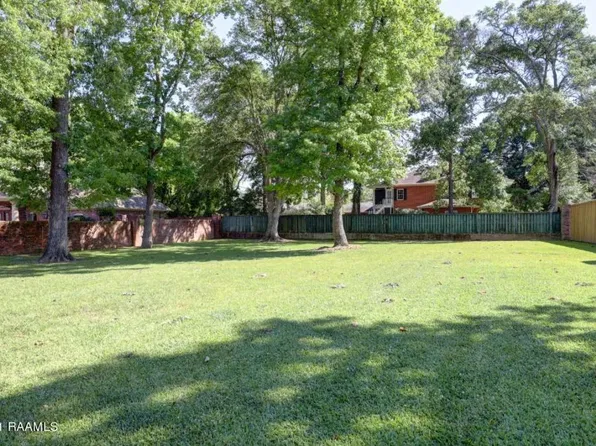 147 Enchanted Oak Blvd, Lafayette, LA 70508