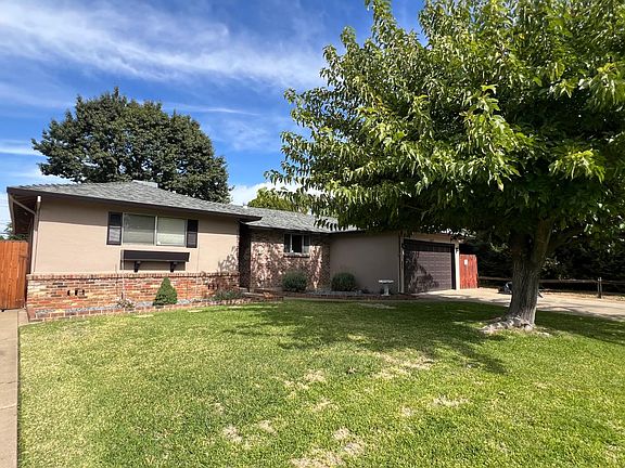 2nd image of 10621 Charbono Way