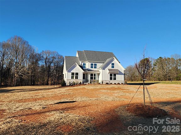 4th image of 5020 Carolina North Dr