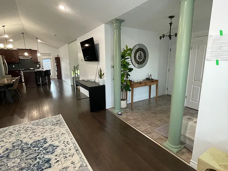 3 Lawrence Ave — Photo 3