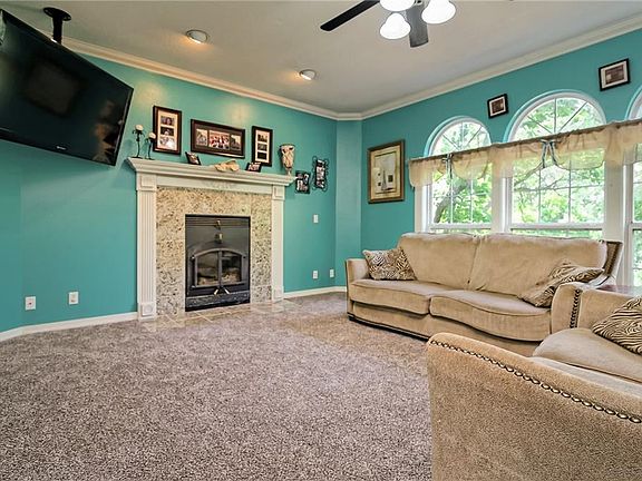 5th image of 23 Sandridge Dr