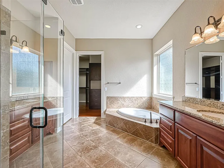 5014 Fairford Dr — Photo 22