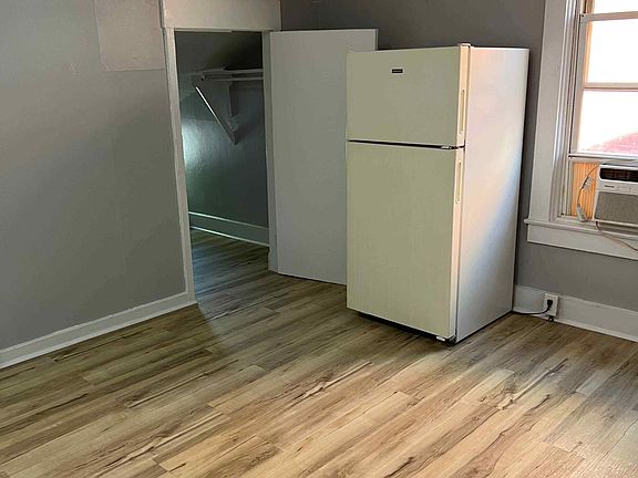 2nd image of 422 W Martin Luther King Blvd #6