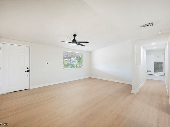 5th image of 3104 Wright Ave