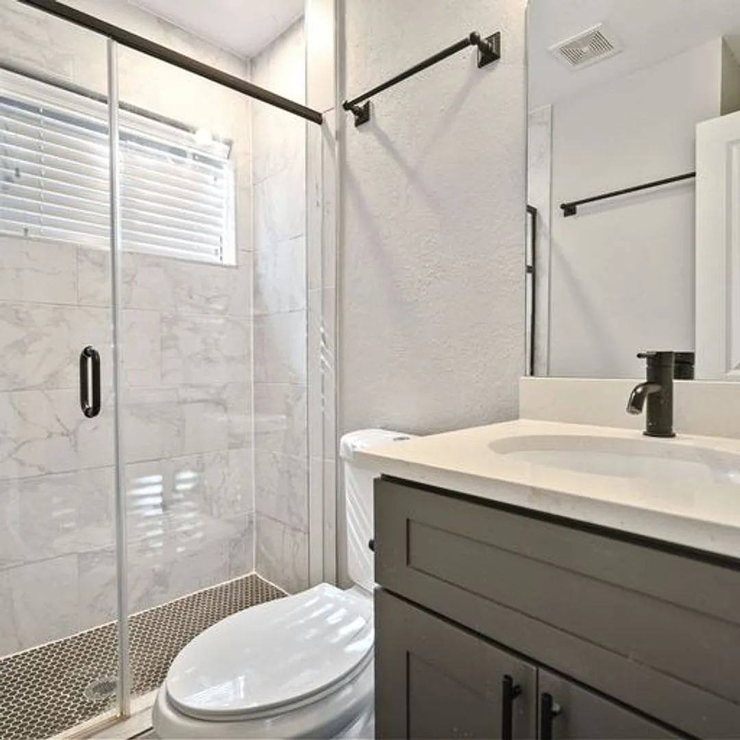 Dream Montrose - 4321 Mount Vernon Street — Photo 2