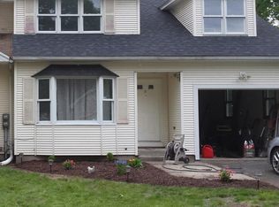 11 Luden St, Springfield, MA 01118