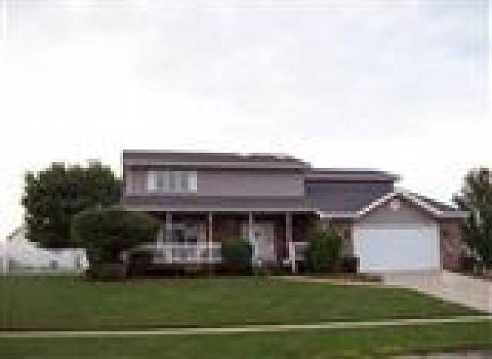 1st image of 11634 W 105th St