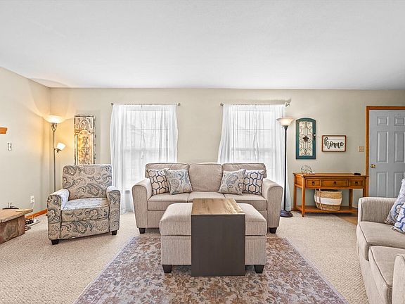 5th image of 1011 Bluebird Ln