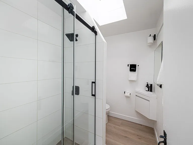 429 Juniper St — Photo 8
