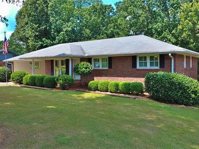 10 Montre Cir SE, Silver Creek, GA, 30173