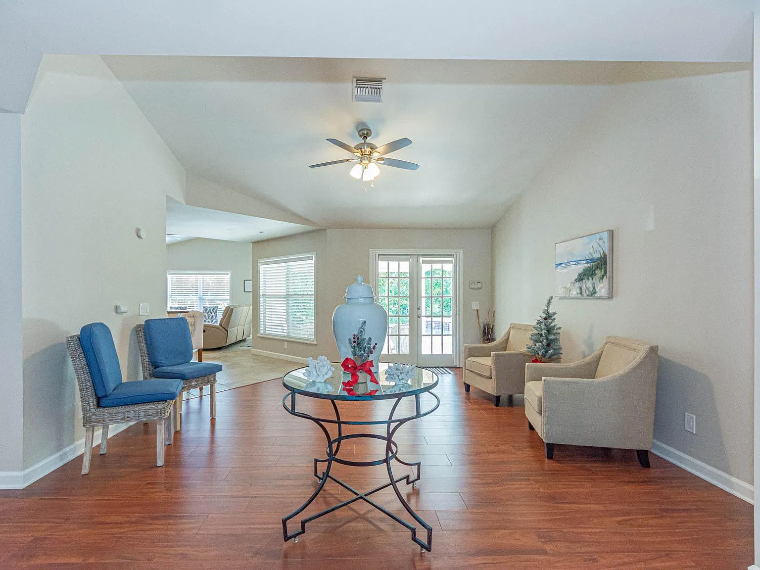 3 bed, 2279 sqft, $16,000 — Photo 3