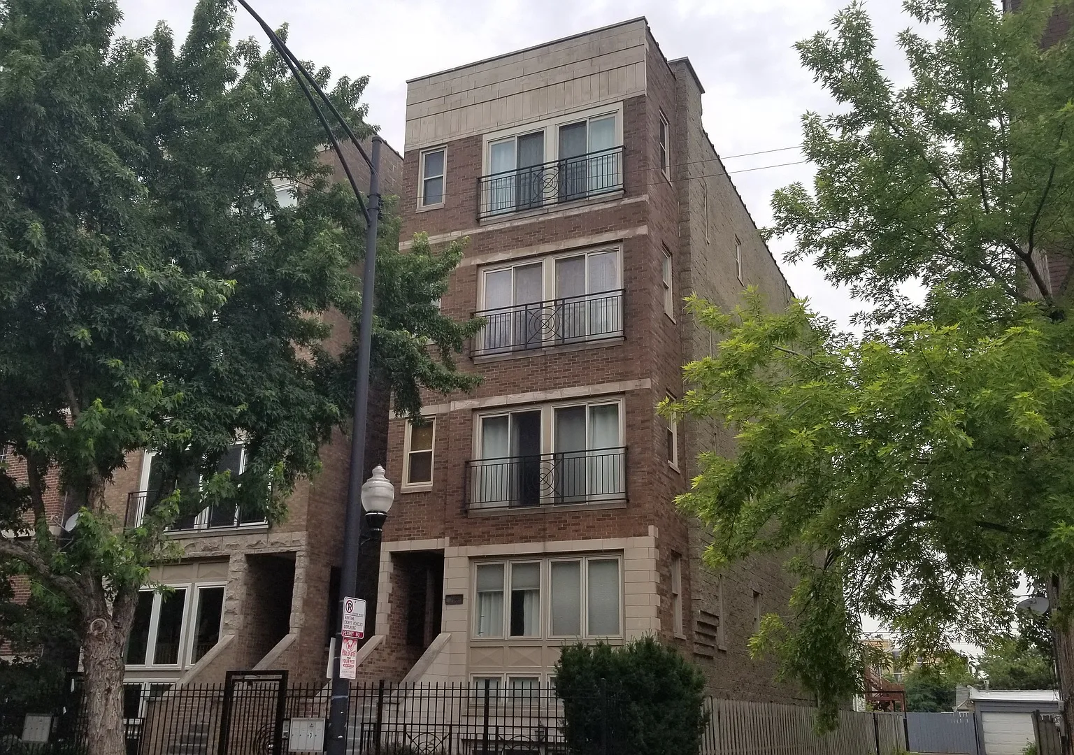 2 bed, 1500 sqft, $2,200 — Photo 1