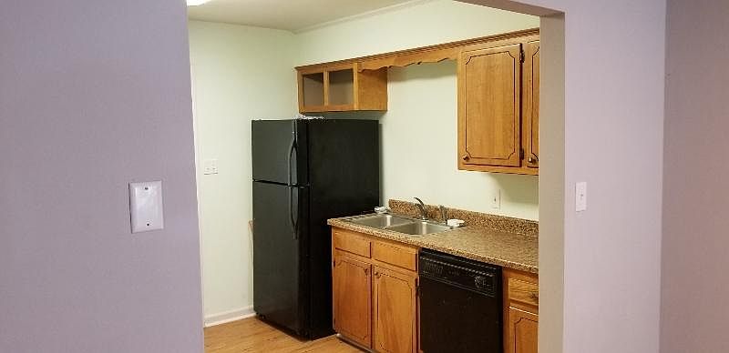 1st image of 28960 Highland Dr APT F