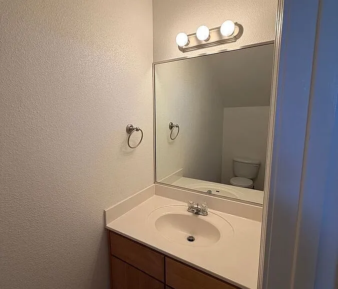 702 Broadway Blvd SE #8 — Photo 6