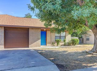 904 Country Aire Dr #B, Round Rock, TX 78664