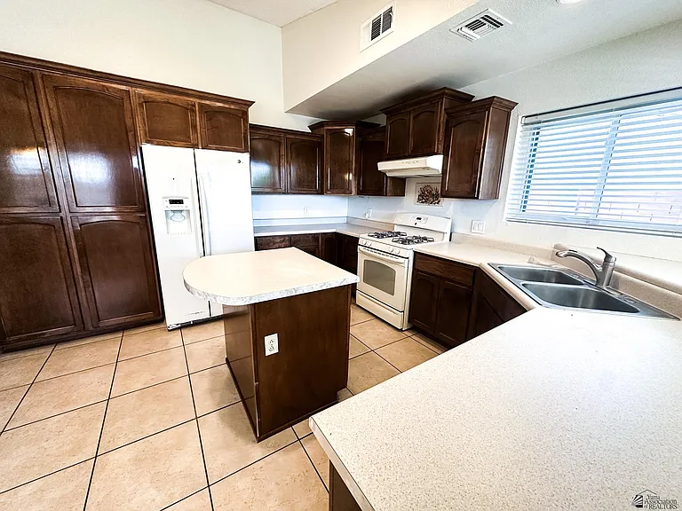 3555 W 15th Ln — Photo 14