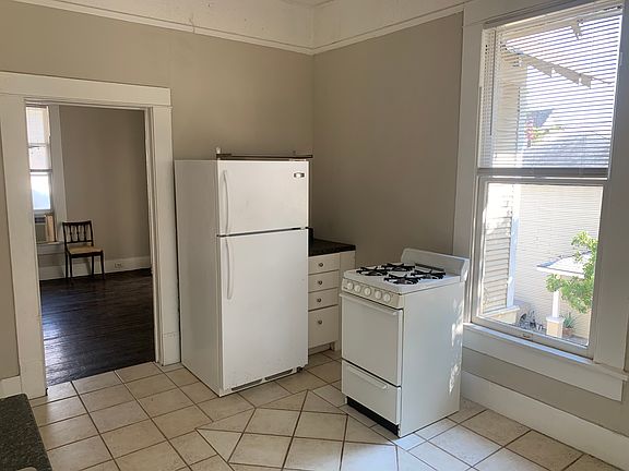 4th image of 538 W Magnolia Ave #3