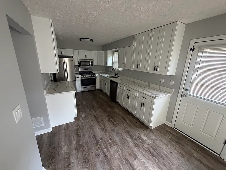 4816 Lady Jane Ave — Photo 1