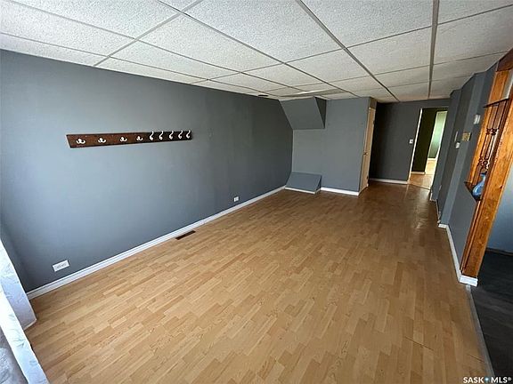 3rd image of 211 4th Ave W