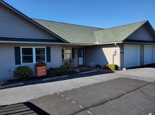 101 Fairway Villa Dr, Fancy Gap, VA 24328