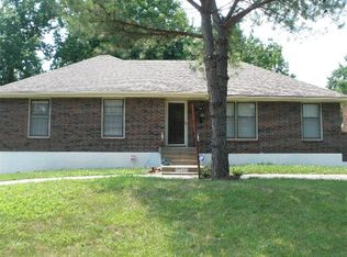 7712 Irwin Rd, Raytown, MO 64138