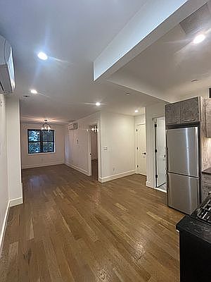 4th image of 826 Saint Johns Pl #Bb