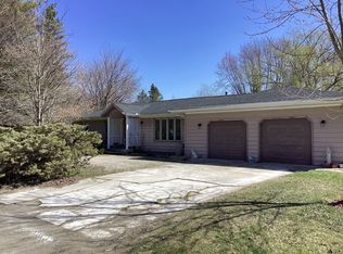 455 Richman Rd, Saint Clair, MI 48079
