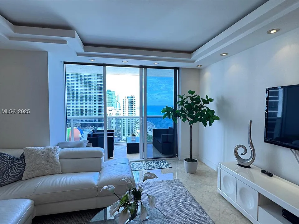 1830 S Ocean Dr #2026-2211