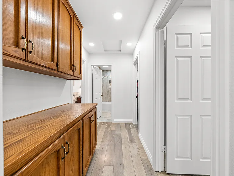 21699 Banner St — Photo 6