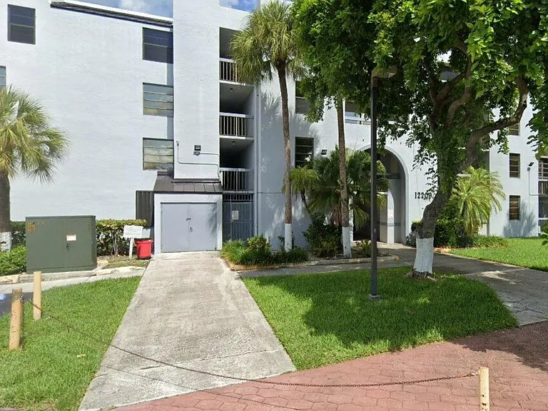 12209 SW 14th Ln #1304 — Photo 2
