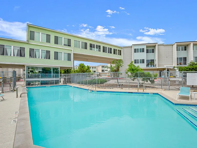 604 N Bluff Dr #228 — Photo 30