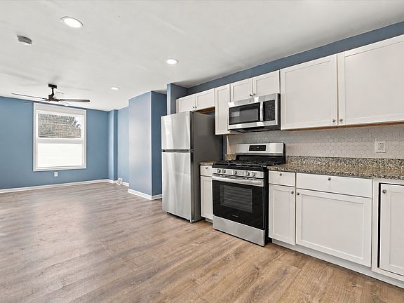 4th image of 1519 W Oakdale St