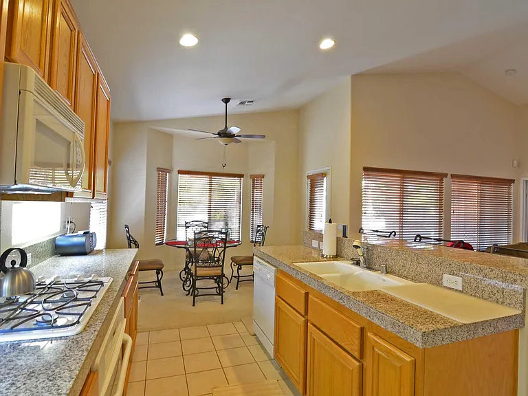 45555 Banff Springs St — Photo 7