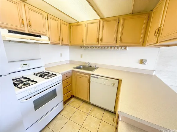 475 Atkinson Dr APT 1410, Honolulu, HI 96814