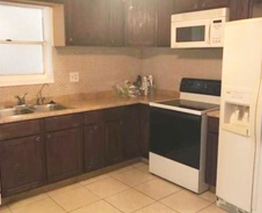 1st image of 714 SW 81st Ave #8B