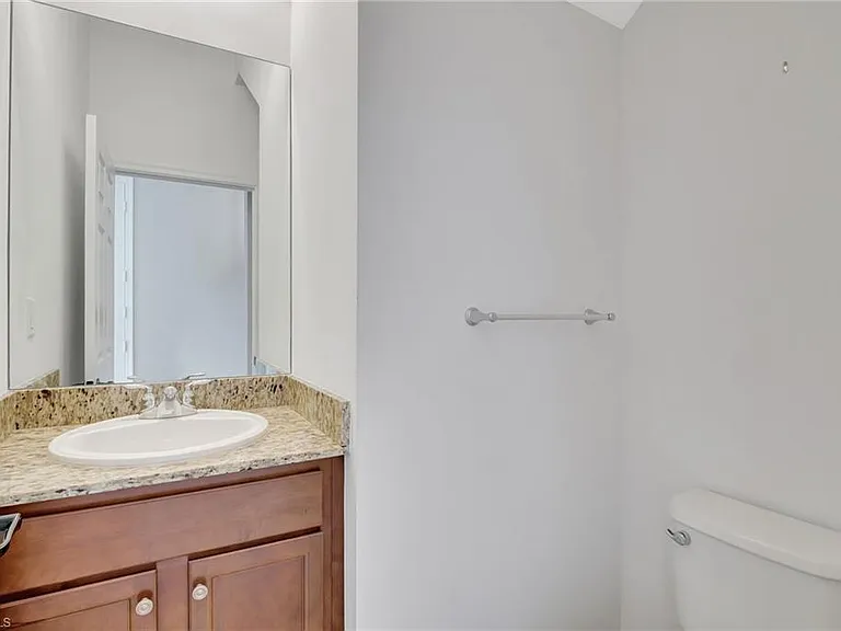 5374 Ferris Ave — Photo 16
