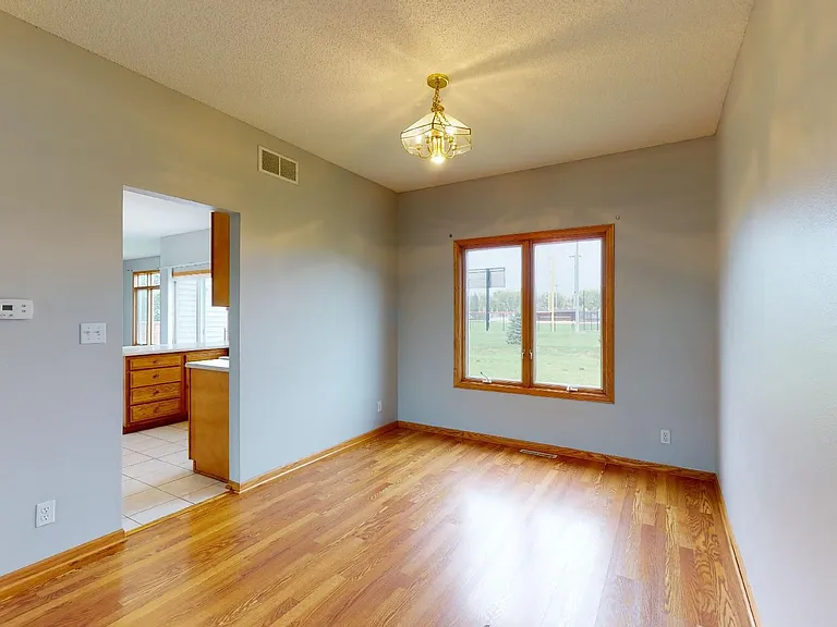 2504 Somerset Dr — Photo 10