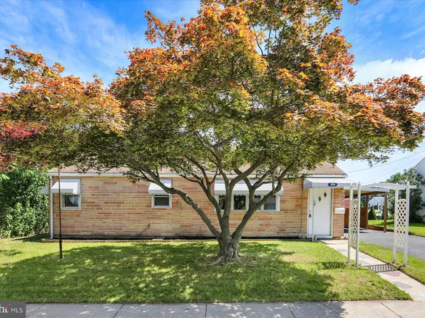 528 N Enola Dr, Enola, PA 17025