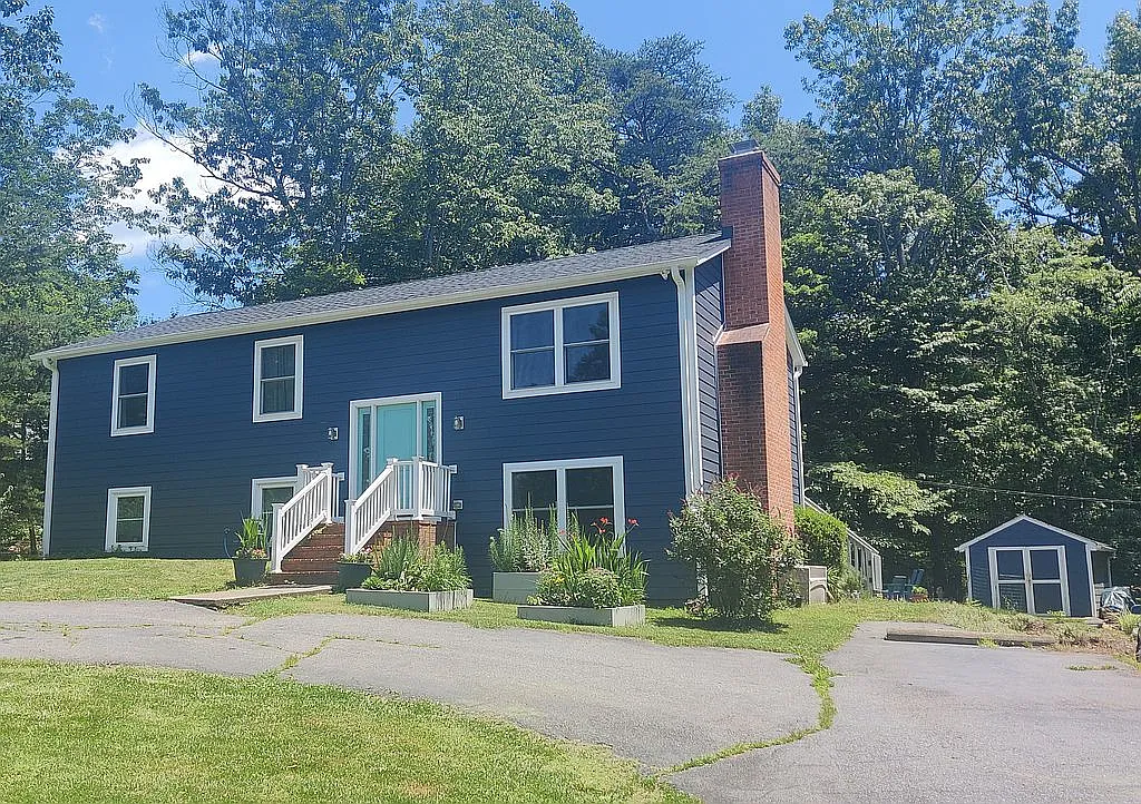 102 Wild Flower Dr photo 1