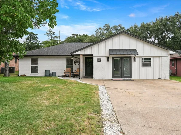 2517 Hardwood Dr, Bryan, TX 77803