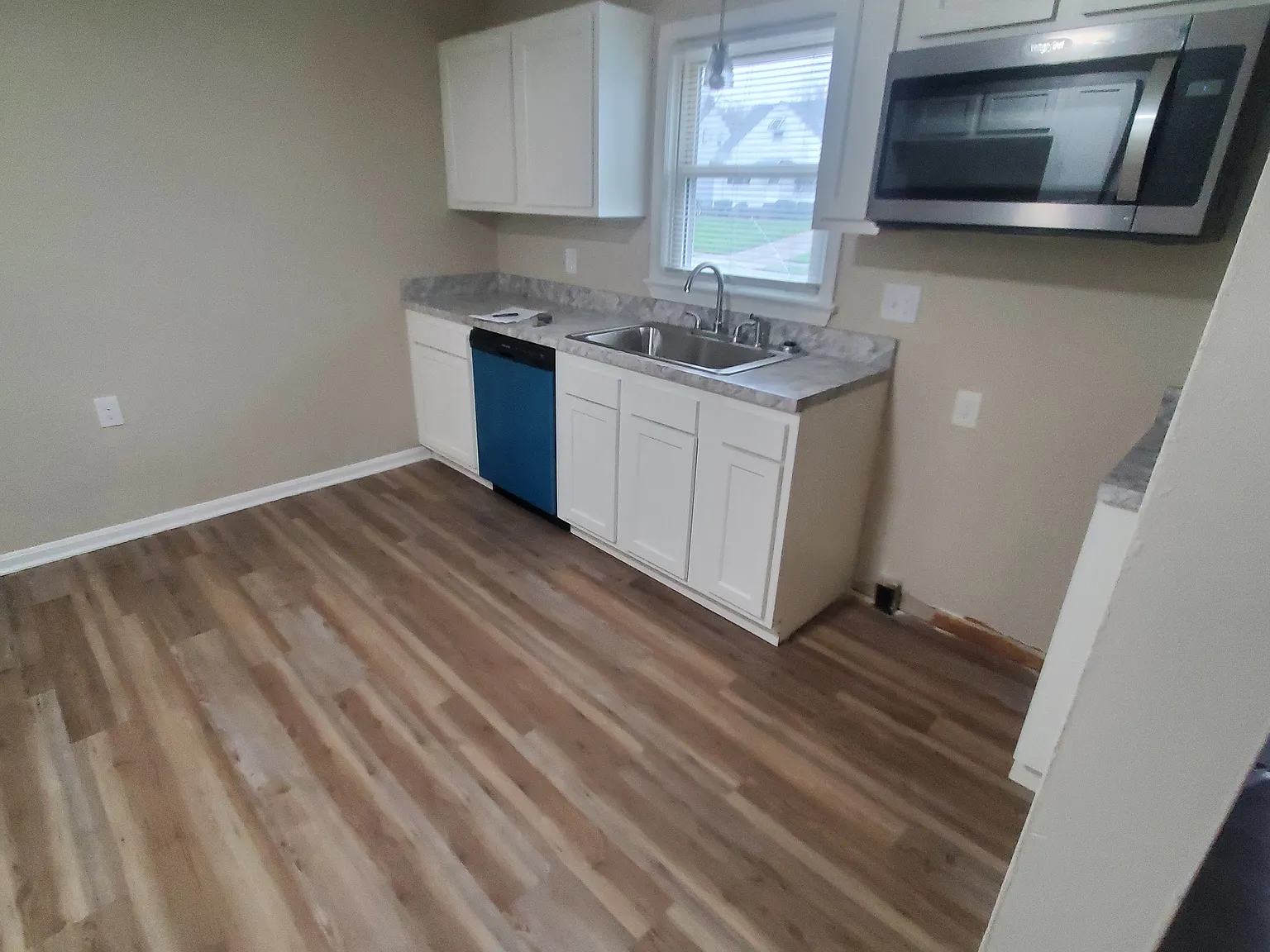 3 bed, 1280 sqft, $1,300 — Photo 3