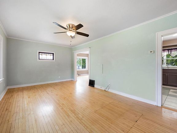 3rd image of 8425 W Mitchell STREET